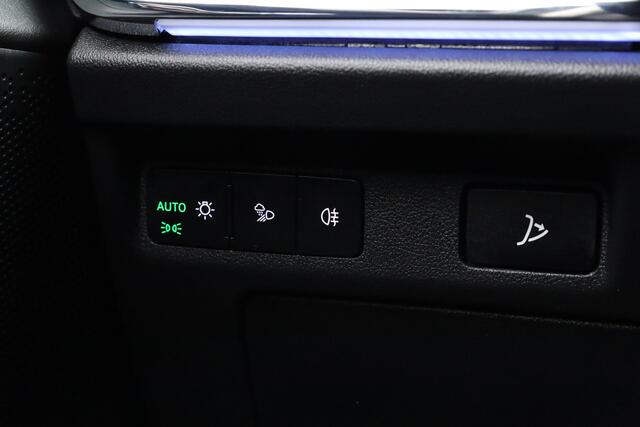 Skoda Enyaq iV 80 First Edition | Leder | Trekhaak | Adapt. Cruise | Camera | Memory seat | Navi | Keyless | CarPlay | Crystal light