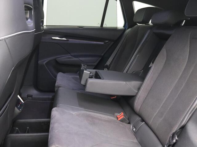 Skoda Enyaq iV 60 Sportline 170PK Aut. SOH 94%, Trekhaak, Virtual Pedal, Keyless, Side Assist, Achteruitrijcamera, Stoel-Stuurverwarming, 20" LM Velgen, Matrix LED-Verlichting