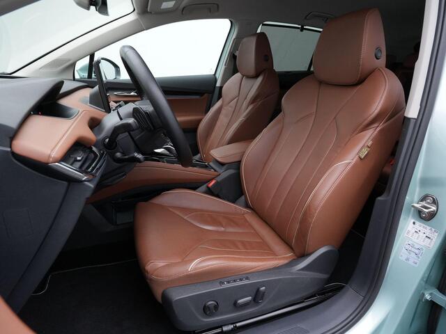 Skoda Enyaq iV 80 204 pk | Warmtepomp | Trekhaak | Cognac leder | Geheugenstoel | Adaptief onderstel | Matrix LED | Stuur-/achterbankverwarming | Achteruitrijcamera