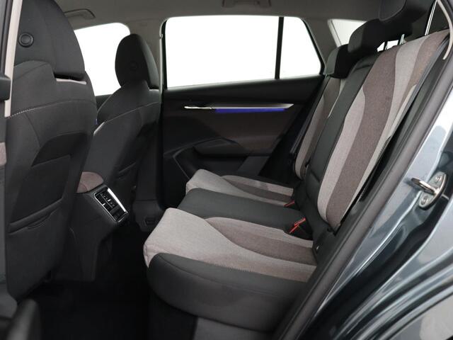 Skoda Enyaq iV 60 | 68.900km NAP | Sfeerverlichting | Carplay | Half leder | Navigatie | Full LED | Chroom Pack | Climate control | Parkeerhulp | Cruise control