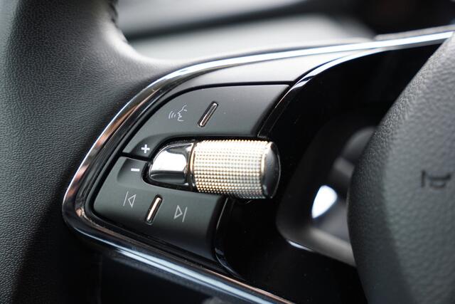 Skoda Enyaq iV 60 / BTW / Dealer Service / ACC / Camera /