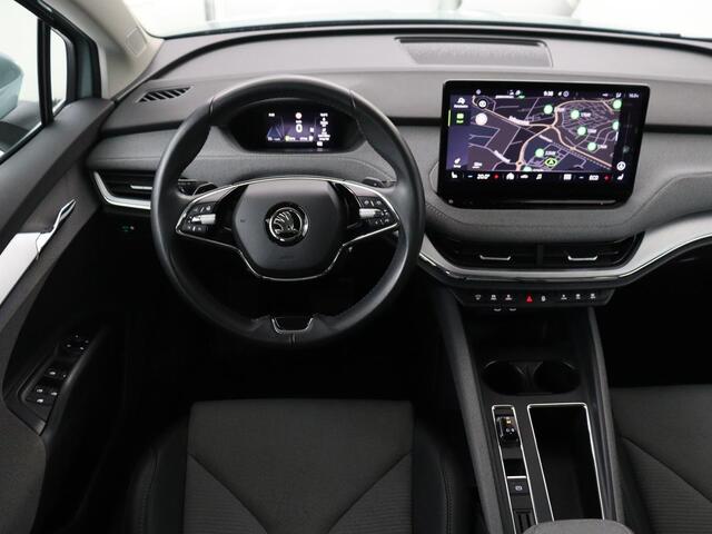 Skoda Enyaq iV 80 | Panoramadak | Trekhaak | Stoelverwarming | Camera | Sfeerverlichting | Carplay | Navigatie | Achterbankverwarming | Full LED | Parkeerhulp | Cruise control