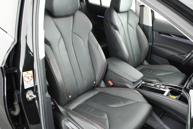 Skoda Enyaq iV 80 204pk Comfort Warmtepomp Leder Panoramadak Keyless Matrix-LED Stoelverwarming