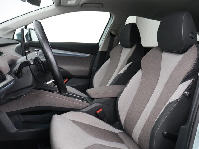 Skoda Enyaq iV 60 | SOH 91% | Trekhaak | Stoelverwarming | Camera | Sportstuur | Carplay | Navigatie | Cruise control | Full LED | Half leder | DAB | Parkeerhulp | Sfeerverlichting | Climate control