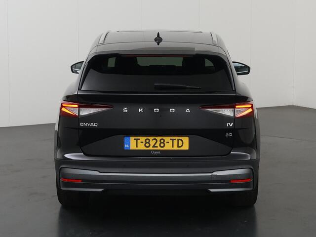 Skoda Enyaq iV 80 | SOH 93% | Lederen Interieur | Stuur/Stoelverwarming Voor + Achter | HUD | Navigatie | DAB | Camera | Sfeerverlichting | Adaptieve Cruise Control | Panoramadak |