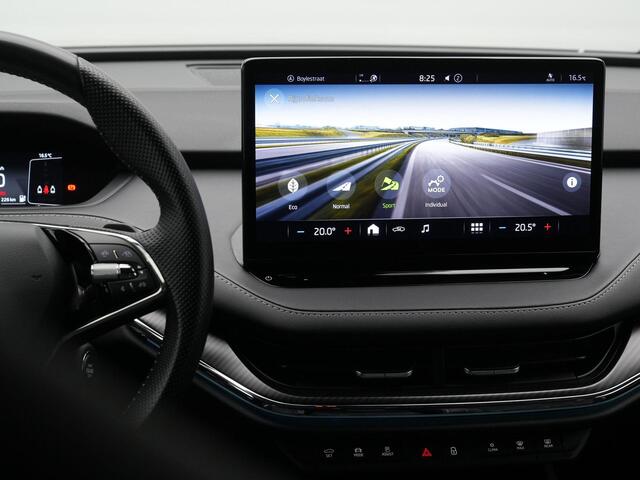 Skoda Enyaq iV 60 179 pk Sportline | Trekhaak | Matrix LED | Achteruitrijcamera | Adaptive Cruise | Navigatie | Keyless Entry | Side Assist