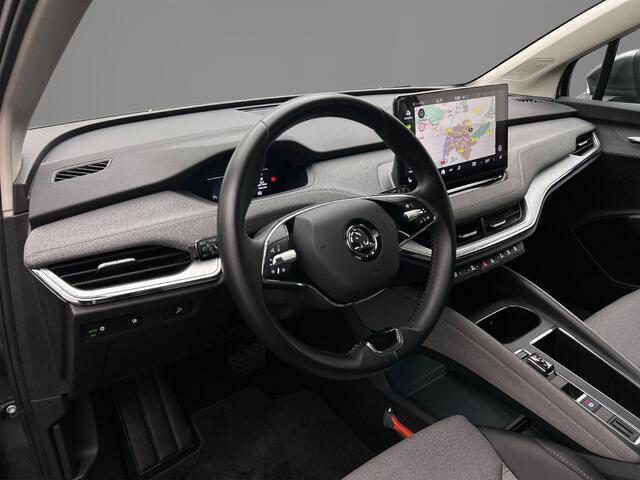 Skoda Enyaq iV 60 180pk Automaat Trekhaak, Cruise control, Achteruitrijcamera, LED koplampen, Stoelverwarming, Parkeersensoren, Navigatie, App connect