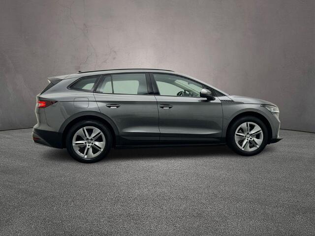 Skoda Enyaq iV 60 180pk Automaat Trekhaak, Cruise control, Achteruitrijcamera, LED koplampen, Stoelverwarming, Parkeersensoren, Navigatie, App connect