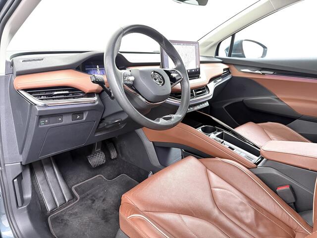 Skoda Enyaq iV 80 Leer Pano-Dak/SchuifDak SOH 93% Trekhaak Camera Navi Ecc Apple Carplay Android Auto Pdc Cruise Control Privacy Glas Led DAB Stuur+Stoel+a-Bankverwarmd Elek.Achterklep Lane Assist Keyless Luxus 1e Eigenaar Origineel Nederlandse Auto Dealeronderhouden 1.