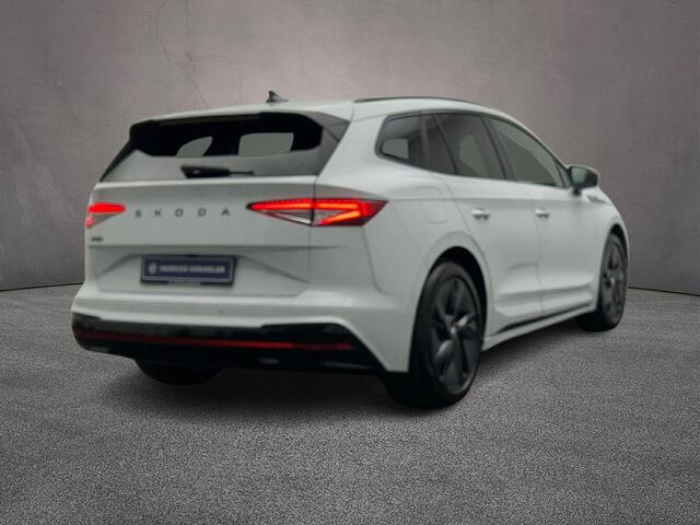 Skoda Enyaq iV 85X RS 340pk Automaat Adaptive cruise control, LED koplampen, Head-Up Display, Navigatie, Achteruitrijcamera, Stuurwiel verwarmd, Elektrische achterklep, Parkeersensoren, App connect