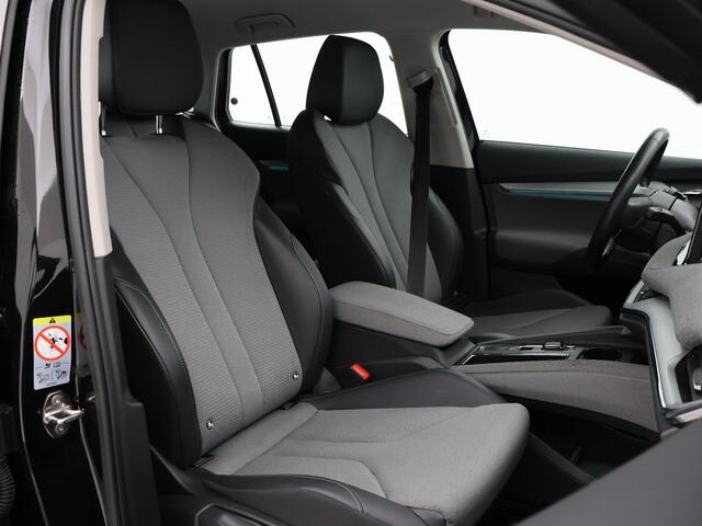 Skoda Enyaq iV 60 + SFEERVERLICHTING | CAMERA | NAVIGATIE | APPLE CARPLAY | ANDROID AUTO | 19 INCH LMV