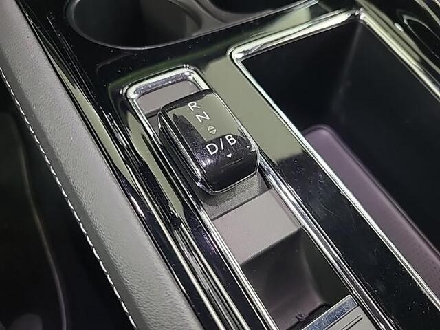 Skoda Enyaq iV 80 SPORTLINE I AUTOMAAT I GROOT ACCUPAKKET I SCHUIF/KANTELDAK I STOELVERWARMING I NAVIGATIE I P-CAMERA