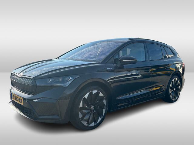Skoda Enyaq iV 80 Sportline / Full option! / Trekhaak / Panoramadak / 360Camera / Head-up / Leder&Alcantara / 21'' / CarPlay / Stoelverwarming 4x / Dodehoek / DAB / ACC / Warmtepomp / Zonescherm Zijruiten