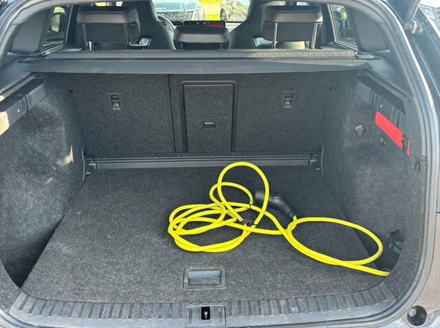 Skoda Enyaq iV 80 Sportline / Full option! / Trekhaak / Panoramadak / 360Camera / Head-up / Leder&Alcantara / 21'' / CarPlay / Stoelverwarming 4x / Dodehoek / DAB / ACC / Warmtepomp / Zonescherm Zijruiten