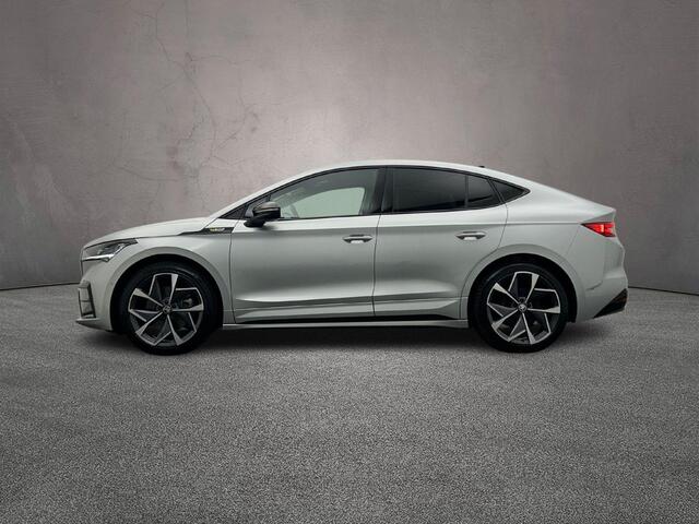 Skoda Enyaq iV Coupé 80 RS 300pk Automaat Trekhaak, Panoramadak, Adaptive cruise control, Navigatie, Achteruitrijcamera, Elektrische achterklep, Stoelverwarming