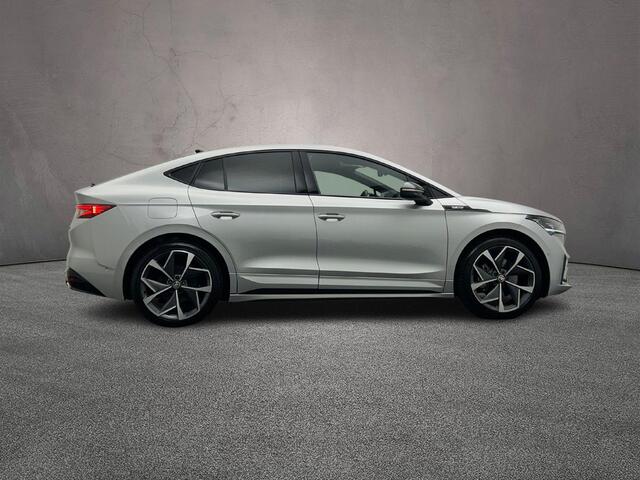 Skoda Enyaq iV Coupé 80 RS 300pk Automaat Trekhaak, Panoramadak, Adaptive cruise control, Navigatie, Achteruitrijcamera, Elektrische achterklep, Stoelverwarming