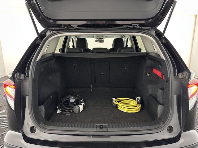 Skoda Enyaq iV 60 [ 3-Fase ] {SOH-87%} (INCL-BTW) *LEATHER-FABRIC | FULL-LED | ADAPTIVE-CRUISE | BLINDSPOT | DIGI-COCKPIT | CAMERA | KEYLESS | NAVI-FULLMAP | AMBIENT-LIGHT | ECC | HEATED-COMFORTSEATS | DAB+ | PDC | 20''ALU*