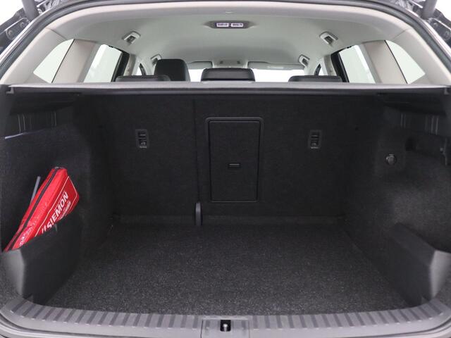 Skoda Enyaq iV 60 Business Edition 180PK SOH 91,9%, Warmtepomp, Keyless, Memorystoel, Side Assist, Virtual Pedal, Stoel-Stuurverwarming, 19" LM Velgen