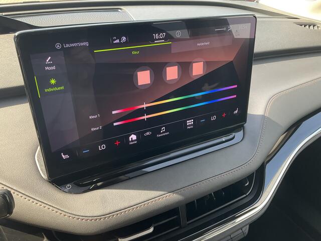 Skoda Enyaq iV 80 Soh 91% Carplay Pano.dak Trekhaak Adap.Cruise HUD Stoelverw+Ventilatie Leer BOMVOL!