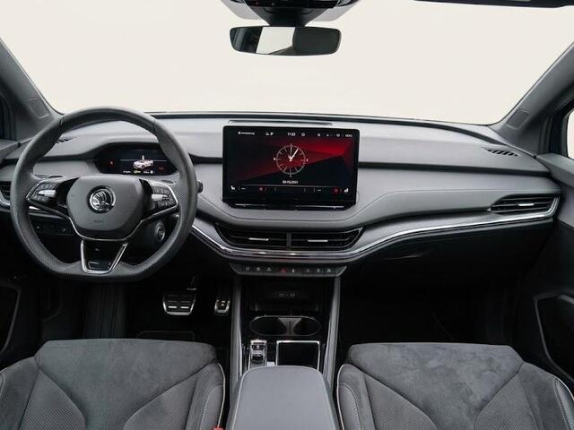 Skoda Enyaq iV 60 Sportline 180pk | Navigatie | Wegklapbare trekhaak | 20 inch Lichtmetalen velgen | Apple Carplay/- Android auto | Verwarmbare voorstoelen | Adaptieve cruise controle