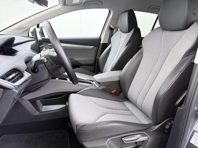 Skoda Enyaq iV 60 SOH 94% Trekhaak Warmtepomp Navi Ecc Apple Carplay Android Auto Cruise Control Pdc Keyless Advanced Privacy Glas Led DAB Isofix Draadloze telefoonlader Rijstrooksensor 1.000KG Trekgewicht 1e Eigenaar Origineel Nederlandse Auto