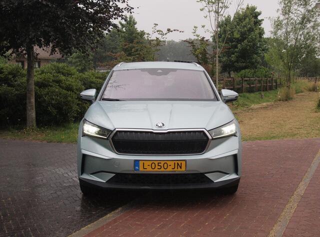 Skoda Enyaq iV 80 | Camera | Trekhaak | Sfeerverlichting | ACC | Apple Carplay | NL-Auto |