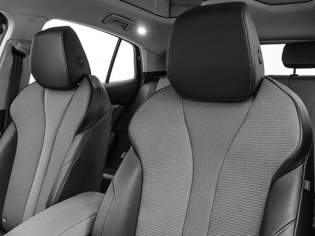 Skoda Enyaq iV Coupé 80 204pk · SOH 96,5% · Panoramadak · Camera · Apple/Android Car Play · Cruise Control · 20"Velgen · Sfeerverlichting ·