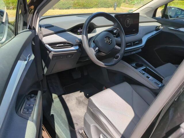 Skoda Enyaq iV 60 / Navigatie / Camera / Parkeersensoren V+A / Lichtmetaal 19 inch /