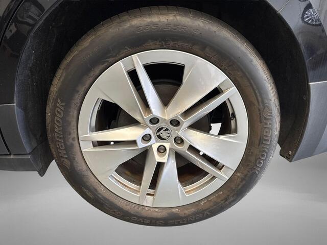 Skoda Enyaq iV 50 150pk Selection · Camera · Apple/Android Car Play · Cruise Control · Sfeerverlichting · 19"Velgen · Navigatie ·