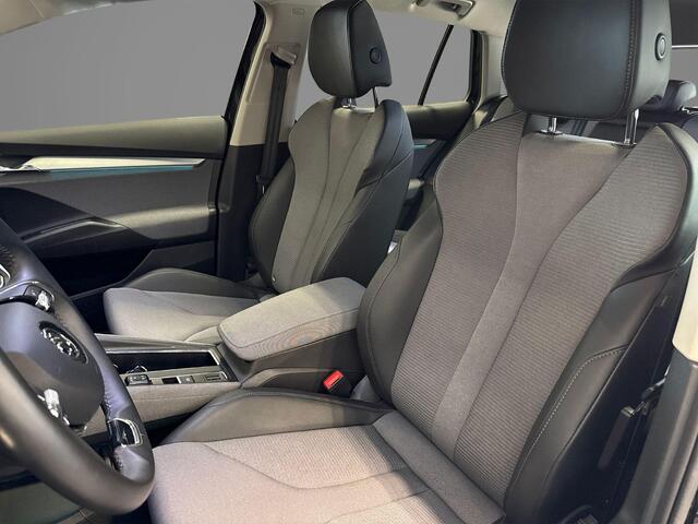 Skoda Enyaq iV 50 150pk Selection · Camera · Apple/Android Car Play · Cruise Control · Sfeerverlichting · 19"Velgen · Navigatie ·