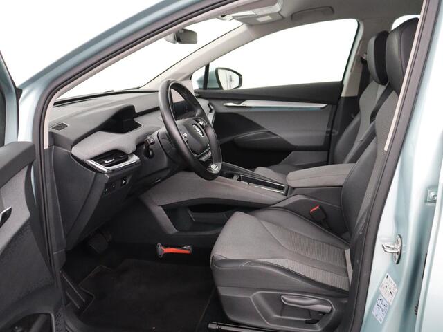 Skoda Enyaq iV 60 | 93.7 % SOH | Cruise control | Camera | 93.7 % SOH | Cruise control | Camera | Carplay | Half Leder | Sfeerverlichting | Climate control |