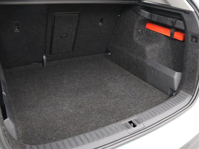 Skoda Enyaq iV 60 | 93.7 % SOH | Cruise control | Camera | 93.7 % SOH | Cruise control | Camera | Carplay | Half Leder | Sfeerverlichting | Climate control |