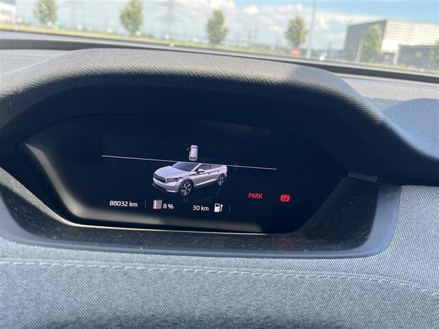Skoda Enyaq iV 60 / Comfort pakket / Trekhaak / 20'' LMV / Trans