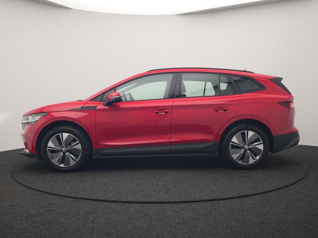 Skoda Enyaq iV 50 Comfort 55 kWh Dealer O.H | Adaptive Cruise | Camera | Crystal LED | Apple Carplay | Sportstoelen Verwarmd | BLIS | Virtual | Navigatie | DAB | 19"L.M |