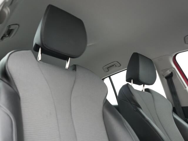 Skoda Enyaq iV 50 Comfort 55 kWh Dealer O.H | Adaptive Cruise | Camera | Crystal LED | Apple Carplay | Sportstoelen Verwarmd | BLIS | Virtual | Navigatie | DAB | 19"L.M |
