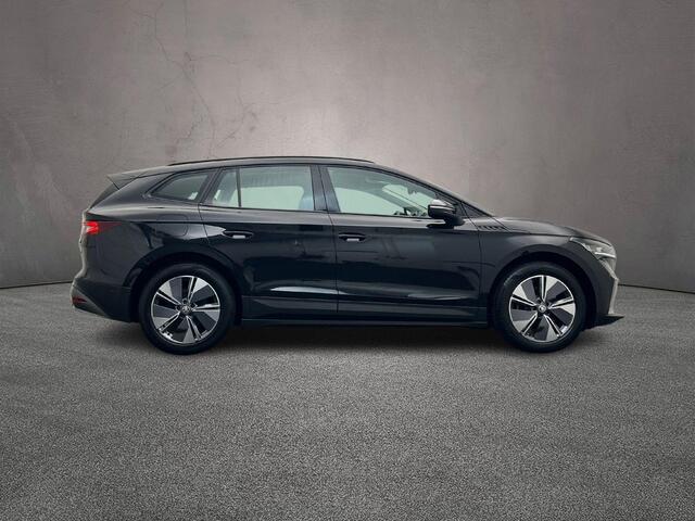 Skoda Enyaq iV 60 180pk Automaat, Trekhaak, Stoelverwarming, Cruise control, Parkeersensoren, App-connect, Navigatie, LED koplampen, Climate control
