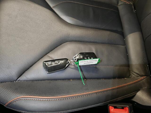 Skoda Enyaq iV 80 (95% SOH) I GROOT ACCUPAKKET I STOELVERWARMING I P-CAMERA I LEDEREN INTERIEUR