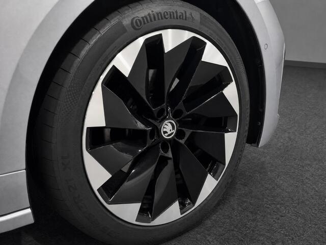 Skoda Enyaq iV 60 180pk Sportline · Camera · Elek. Voorstoel · Elek. Achterklep · Apple/Android Car Play · Stoel-& Stuurverwarming · P-Sensoren · 21'' Inch ·