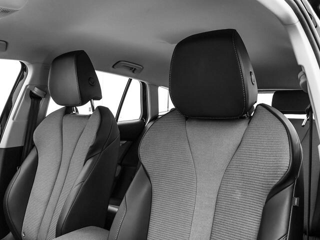Skoda Enyaq iV 50 150pk Selection · Camera · Apple/Android Car Play · Cruise Control · Sfeerverlichting · 19"Velgen · Navigatie ·