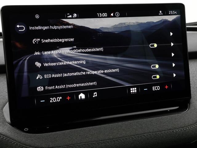 Skoda Enyaq iV 50 150pk Selection · Camera · Apple/Android Car Play · Cruise Control · Sfeerverlichting · 19"Velgen · Navigatie ·