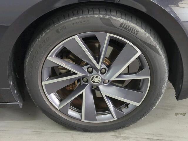 Skoda Enyaq iV 60 Sportline Plus Navigatie / Parkeersensoren / Clima / Achterklep elektrisch / Camera / Bluetooth trans