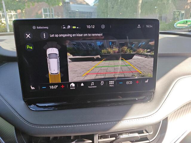 Skoda Enyaq iV 60 Sportline / SOH 91%/ WARMTEPOMP/ TREKHAAK/ PARK.SENSOREN V+A/ CAMERA/ STOELVERWARMING/ CRUISE/ DIGITAL DASH/ NAVI/ CLIMA