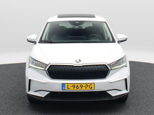 Skoda Enyaq iV 60 180 Pk | Panoramadak | Crystal Light LED | Stuur- en Stoelverwarming | Privacy Glass | Camera | 21 Inch