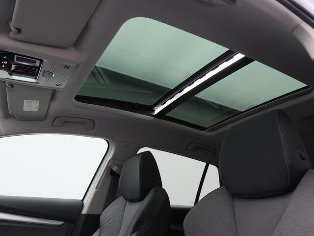 Skoda Enyaq iV 60 180 Pk | Panoramadak | Crystal Light LED | Stuur- en Stoelverwarming | Privacy Glass | Camera | 21 Inch