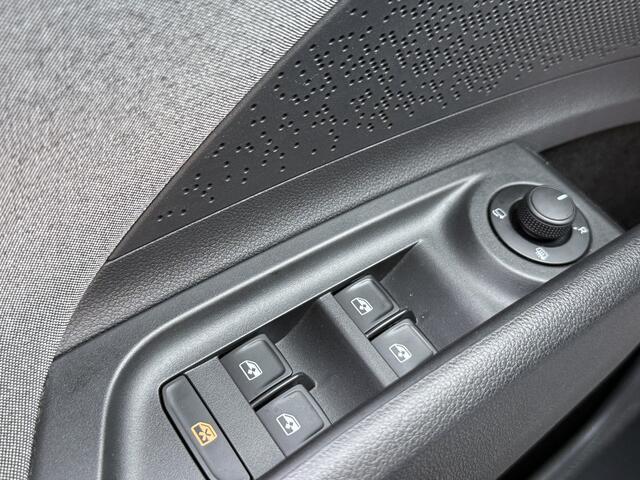 Skoda Enyaq iV 60 BWJ 2021 WEGKLAPBARE TREKHAAK | STOEL + STUUR VERW. | KEYLESS | CAMERA | SFEERVERLICHTING | CLIMA