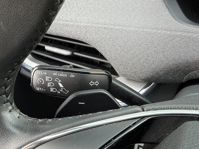 Skoda Enyaq iV 60 BWJ 2021 WEGKLAPBARE TREKHAAK | STOEL + STUUR VERW. | KEYLESS | CAMERA | SFEERVERLICHTING | CLIMA