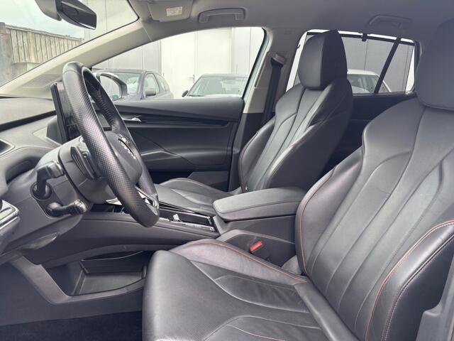 Skoda Enyaq iV 80 / SOH 91,7% / Trekhaak / Camera / Leder / Matrix LED / 19'' / CarPlay / Stoelverwarming 4x / Dodehoek / DAB / ACC