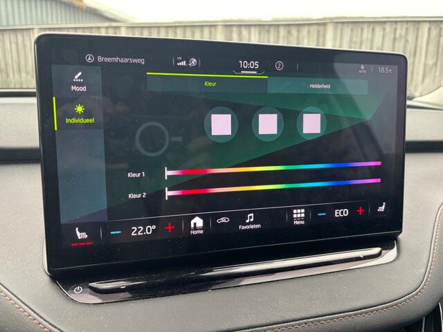 Skoda Enyaq iV 80 / SOH 91,7% / Trekhaak / Camera / Leder / Matrix LED / 19'' / CarPlay / Stoelverwarming 4x / Dodehoek / DAB / ACC
