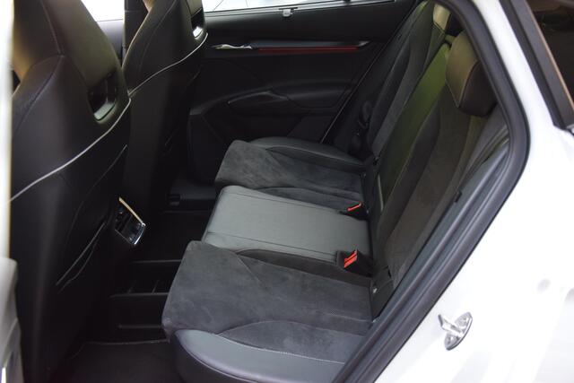 Skoda Enyaq iV Coupé 60 Sportline 180PK | Rijklaar incl. BOVAG Garantie | SOH 91,81% | Org. NL | Trekhaak | Panoramadak | Stoelverwarming | Apple Carplay/Android Auto | Velgen 21'' | El. Kofferklep |