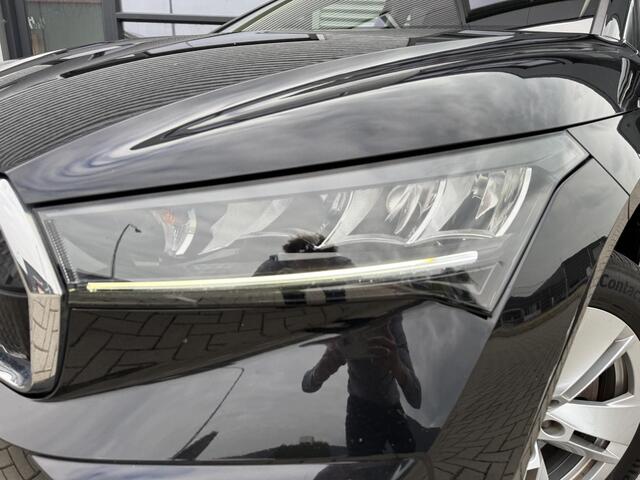 Skoda Enyaq iV 80 ?SOH 90.4% ?Warmtepomp ?Full LED ?Sfeerverlichting ?Navigatie ?Camera ?BLIS ?Stuur- Stoelverwarming ?Adapt. Cruise ?Lichtmetaal 19" ?Parkeersensoren